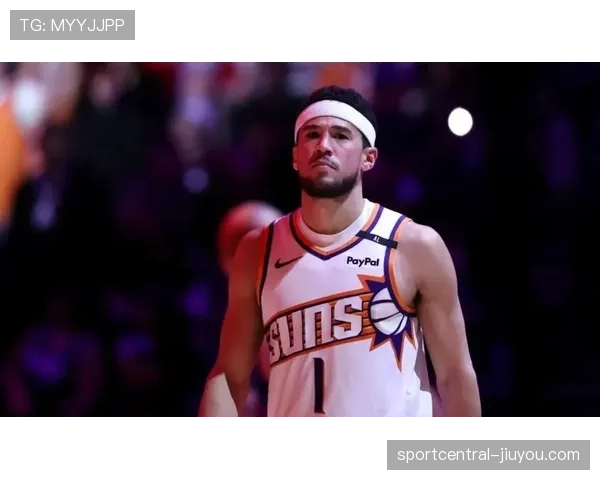 德文·布克场下穿拖鞋逛超市,谁能想到这人刚拿顶薪? 德文·布克场下穿拖鞋逛超市,谁能想到这人刚拿顶薪?